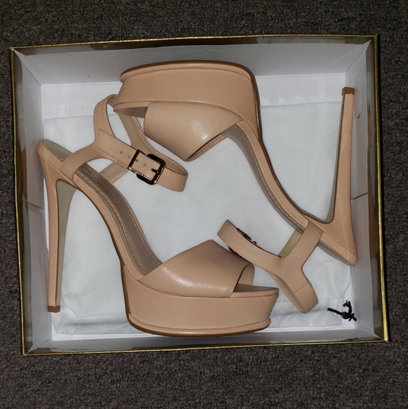 Blush color leather sandals - Picture 3 of 8